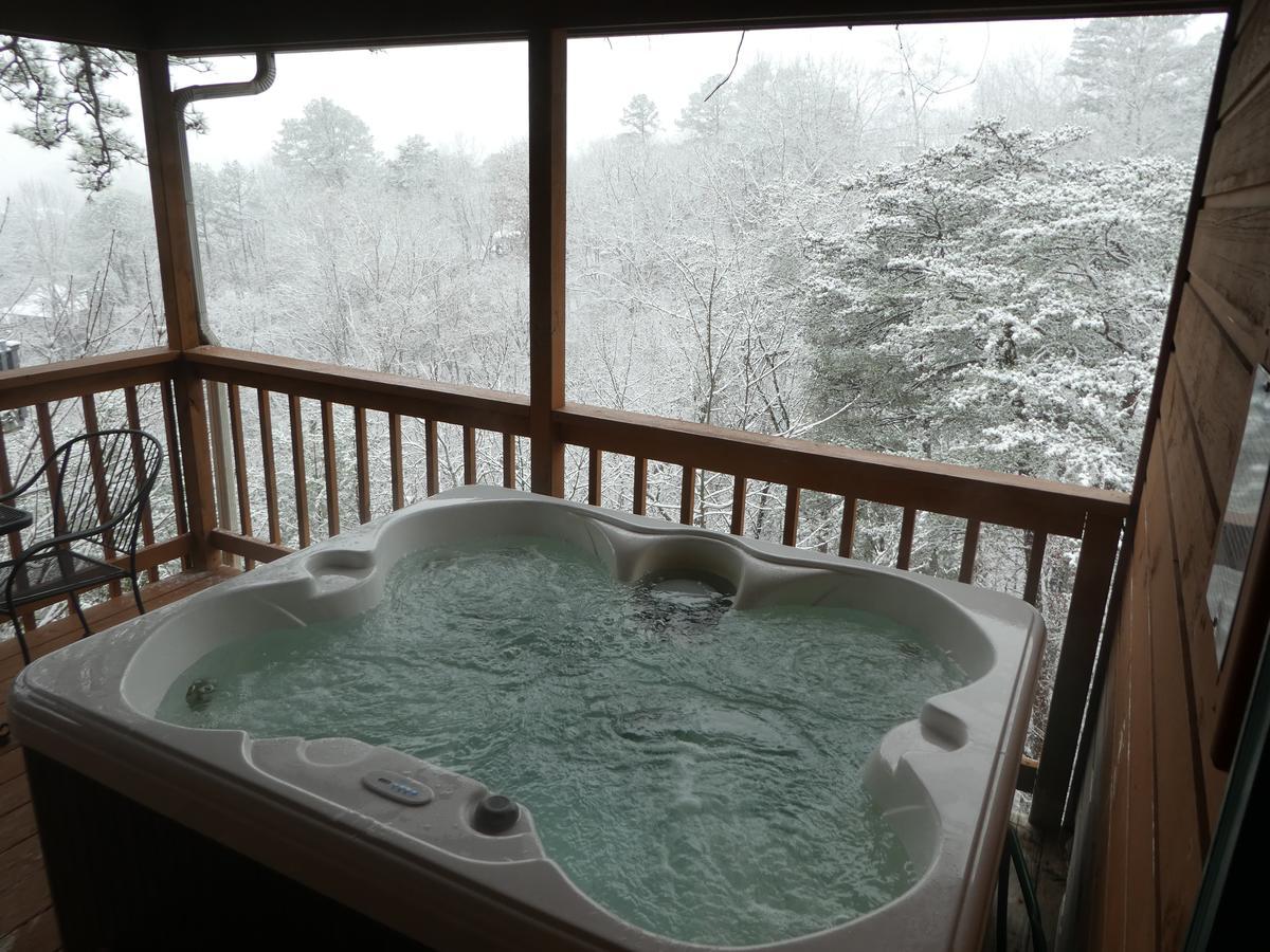 Ladybug Resort Romantic Cabin With Mountain Views, Game Room, Close To Dollywood Sevierville Buitenkant foto