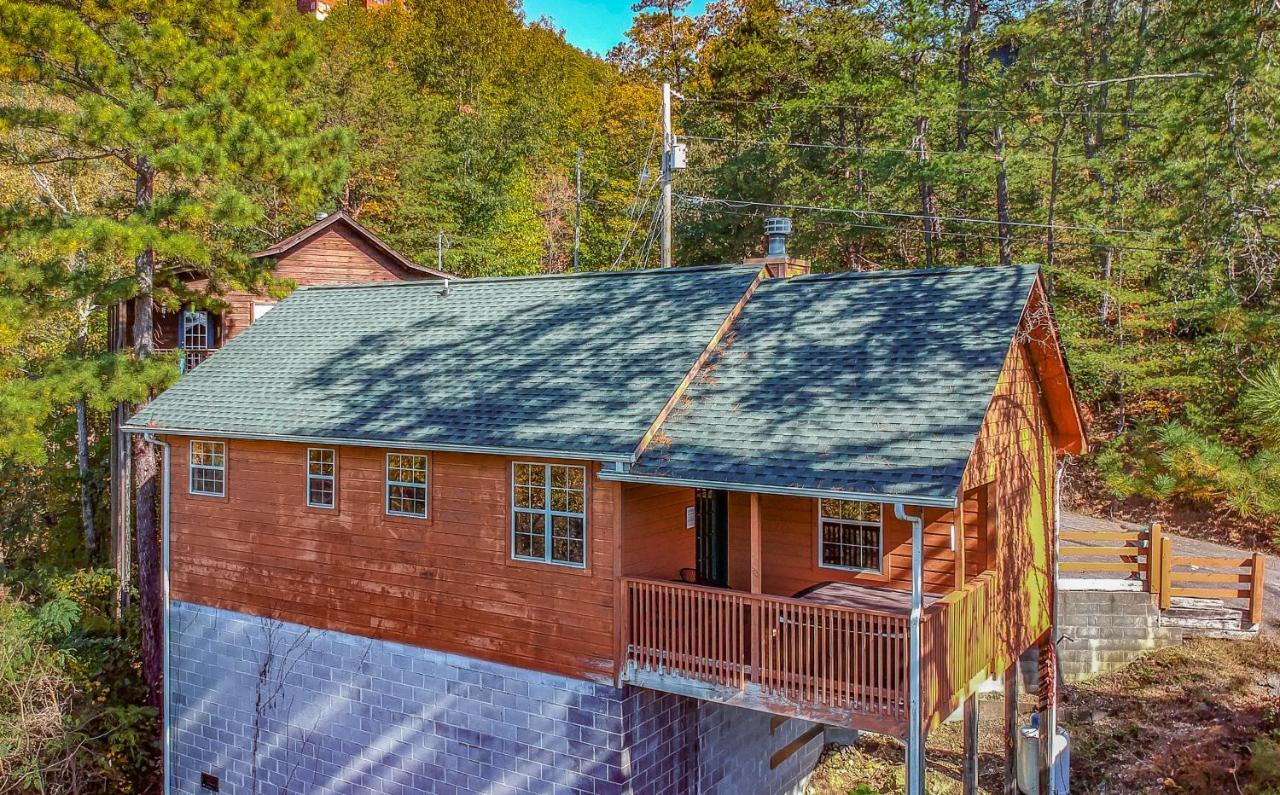 Ladybug Resort Romantic Cabin With Mountain Views, Game Room, Close To Dollywood Sevierville Buitenkant foto